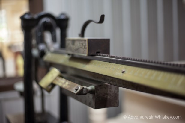 The old manual scale used to weigh grain.  Nothing modern here.
